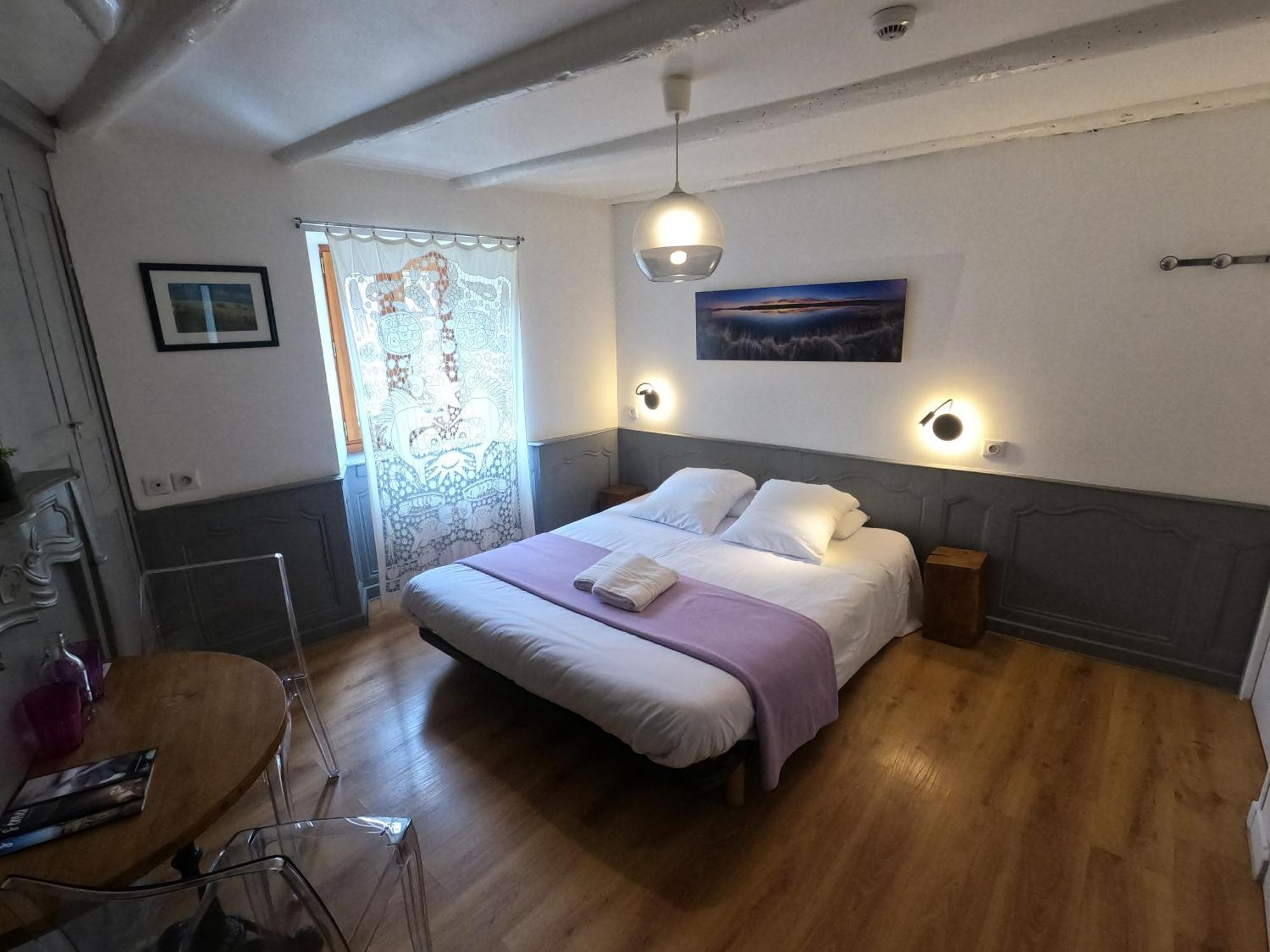 Hotel La Maison - & *