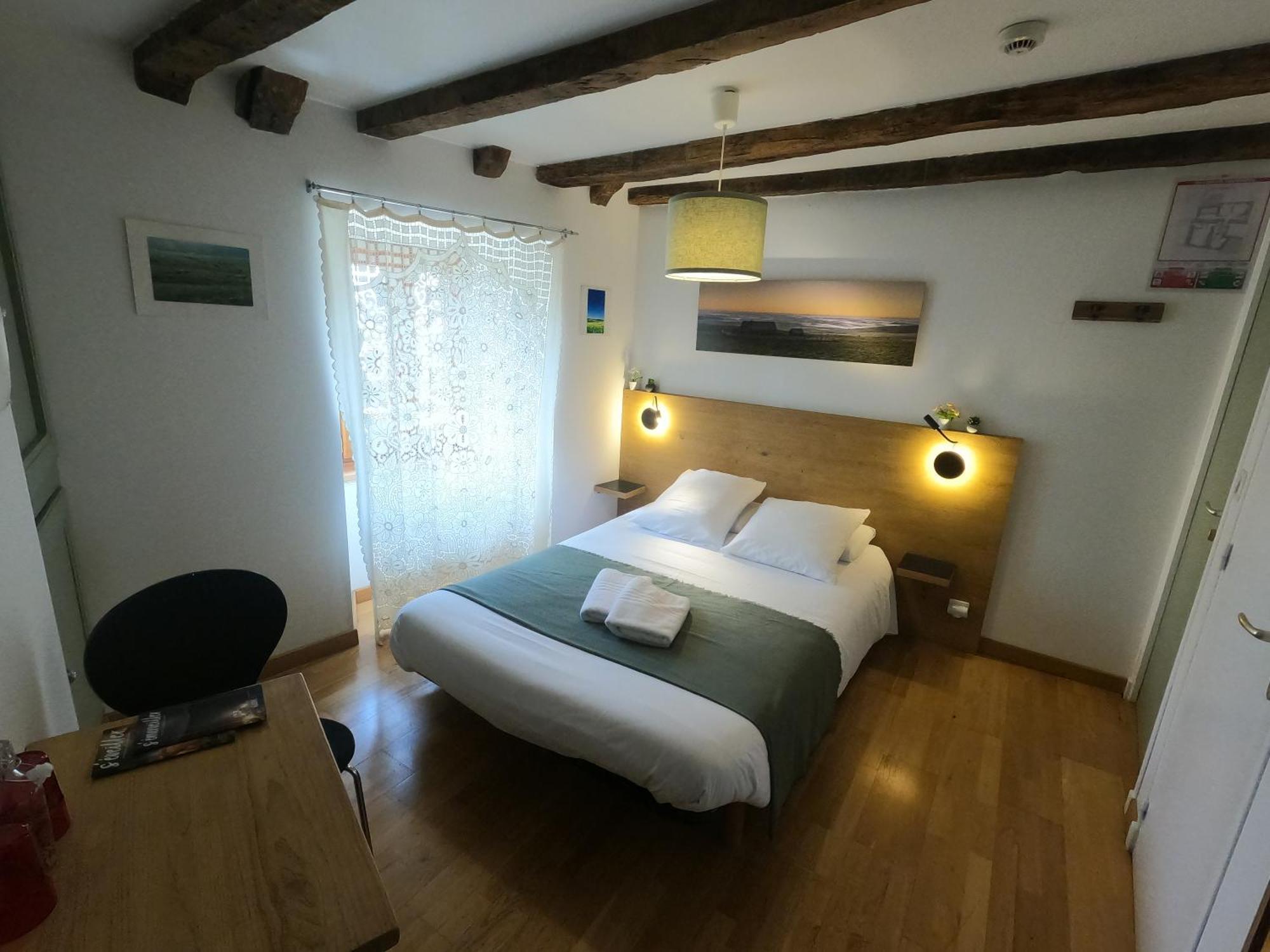 Hotel La Maison - & *